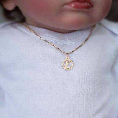 Lantisor aur copii cu initiala E font clasic aur 14k