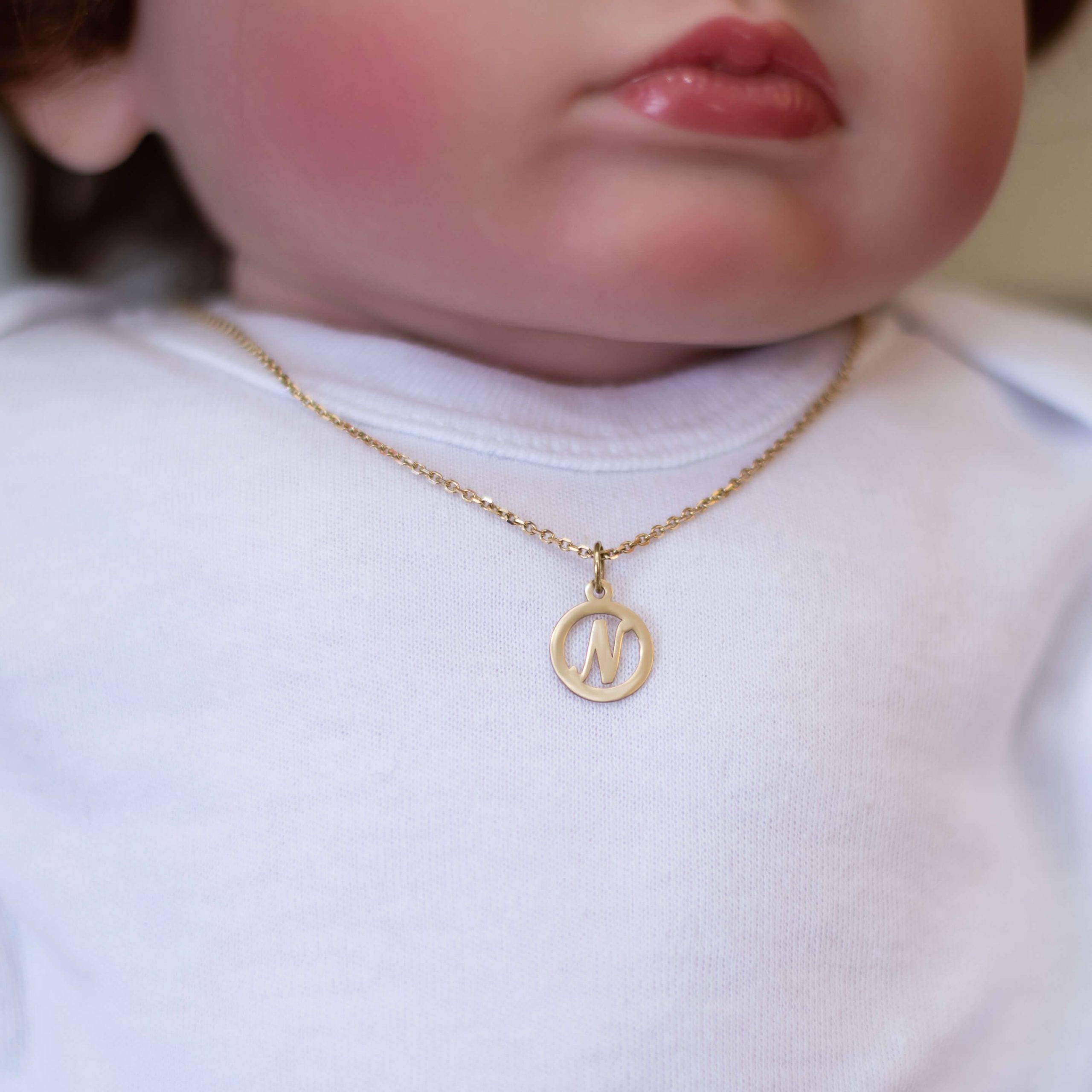 Lantisor aur copii cu initial N decupata din aur 14k